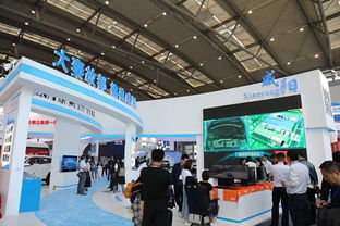 咸陽絲博會上的“黑科技”盛宴 86寸顯示器、5K電競游戲機與數字技術服務的驚艷亮相